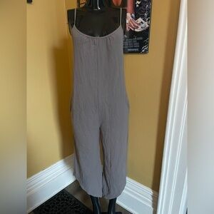 Women’s SHEIN Sleeveless Romper ( XS )